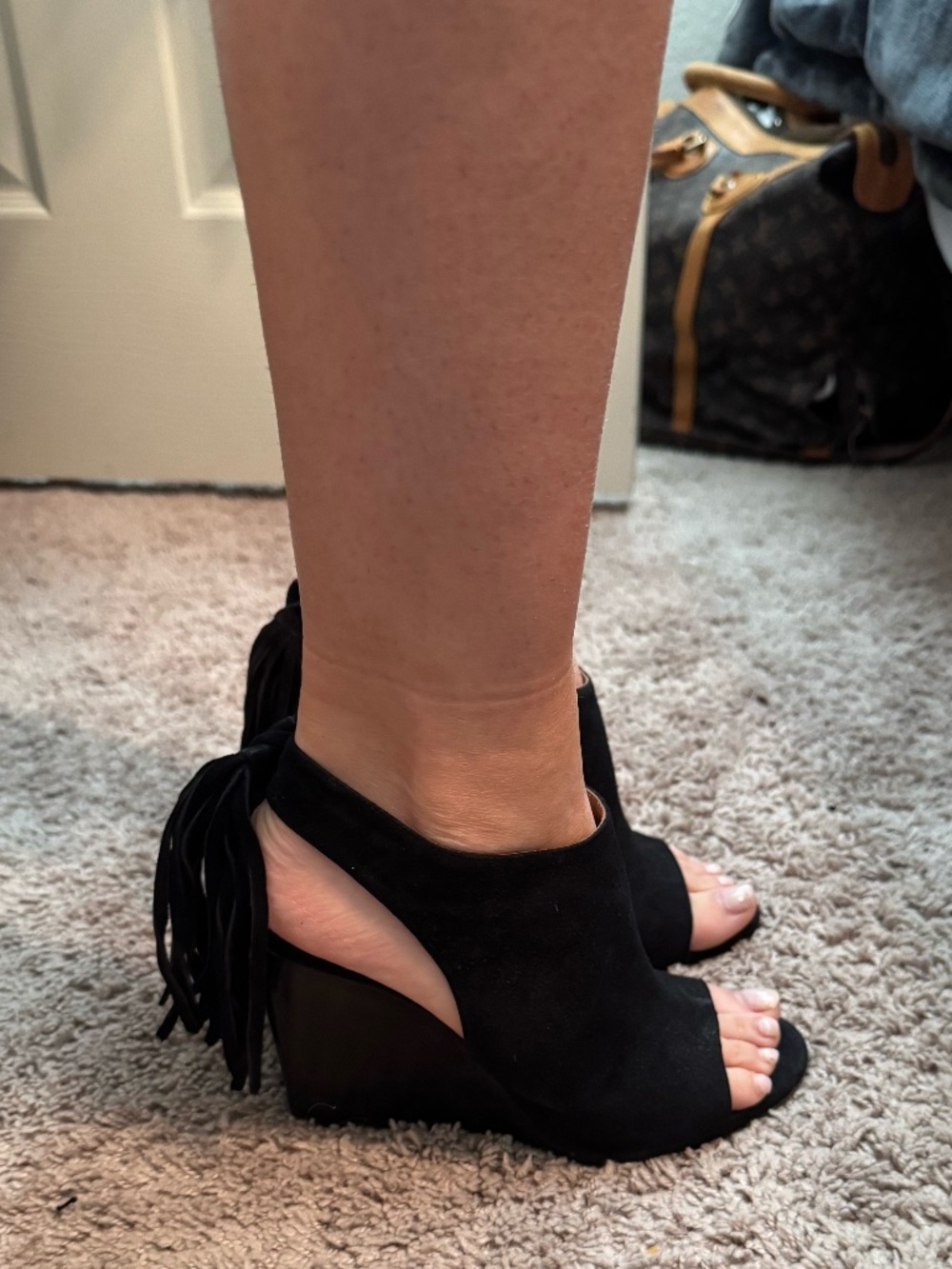Chloe black fringe wedge